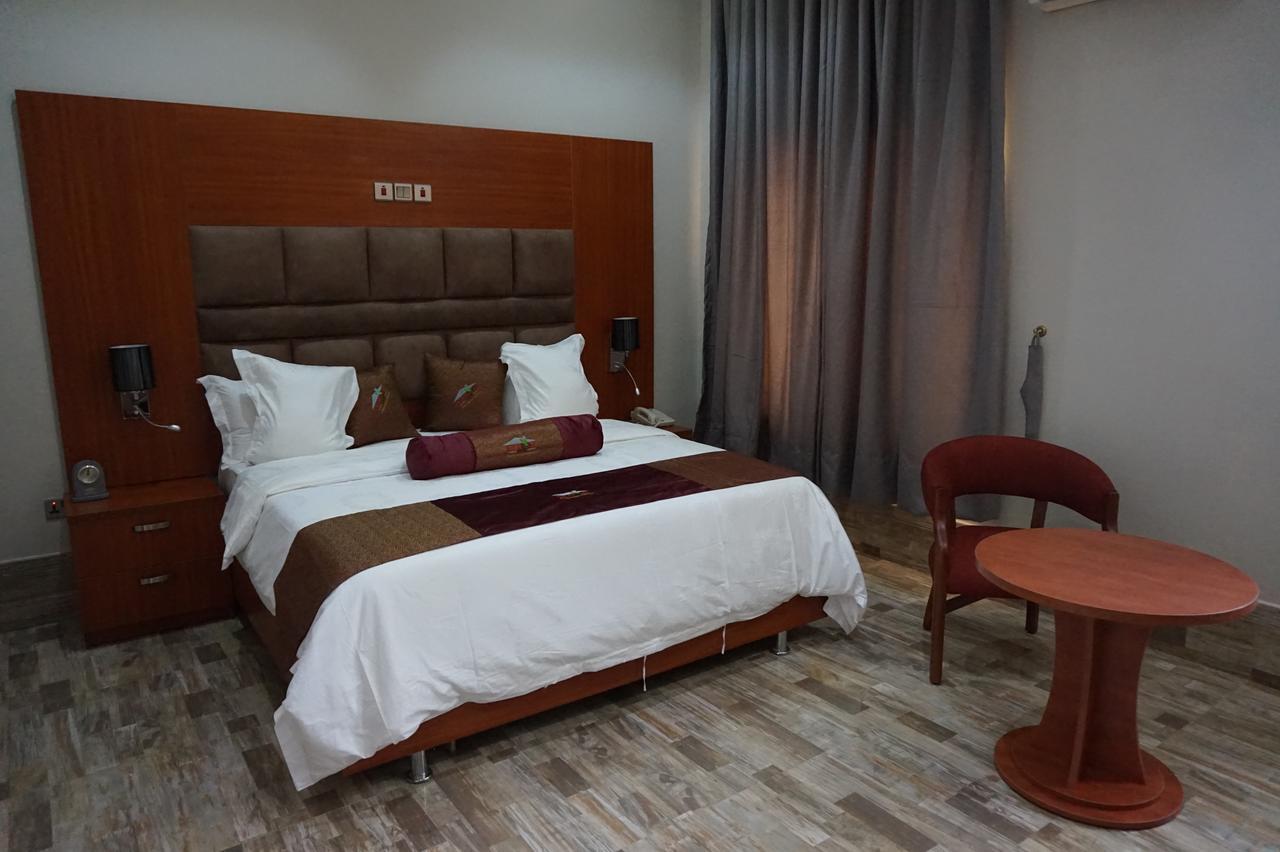 Aenon Suites Oshogbo Bagian luar foto