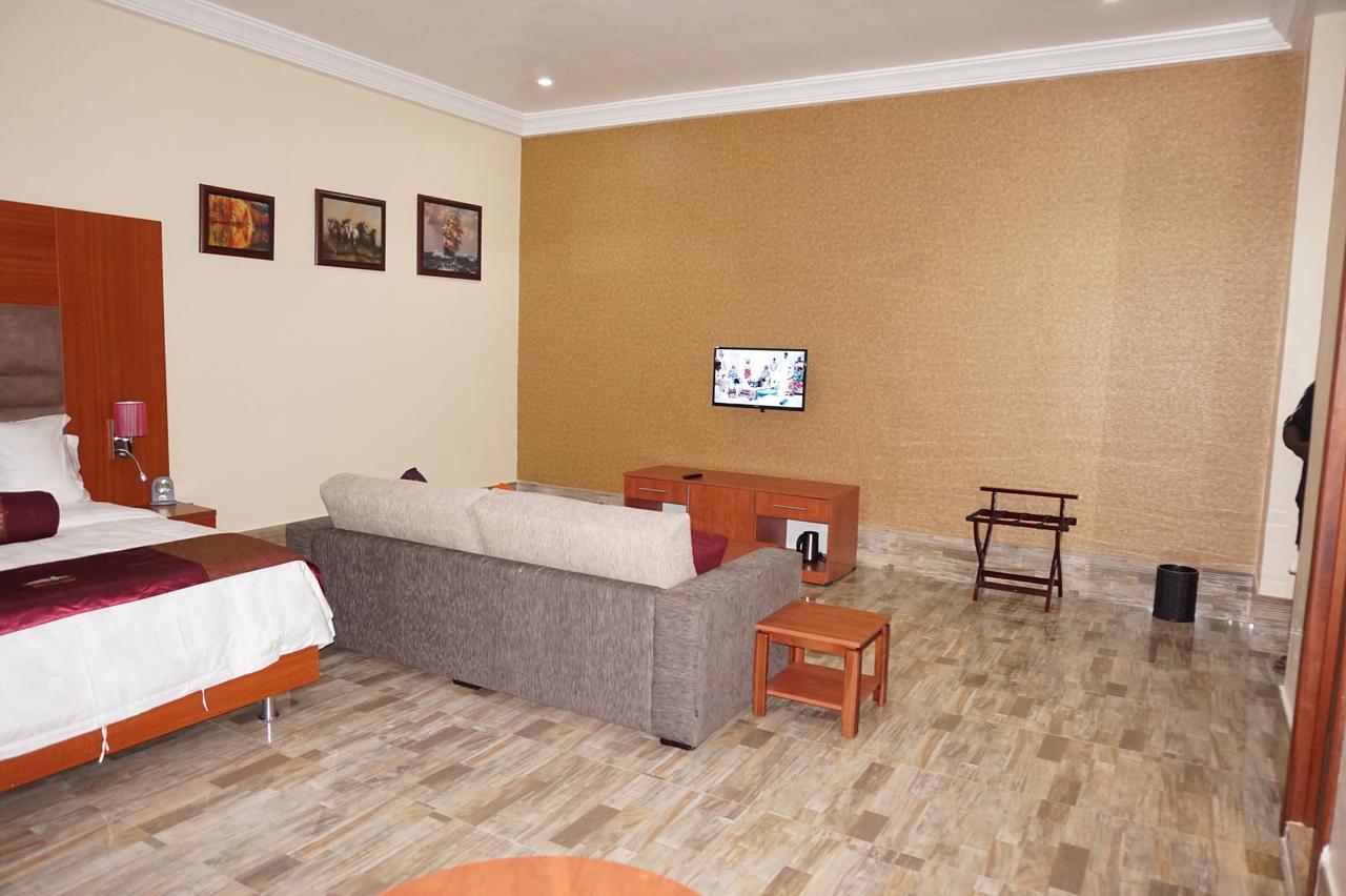 Aenon Suites Oshogbo Bagian luar foto