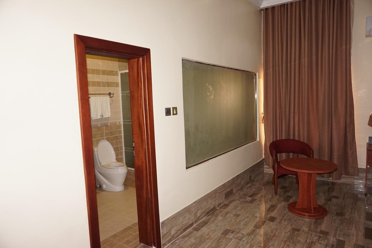 Aenon Suites Oshogbo Bagian luar foto